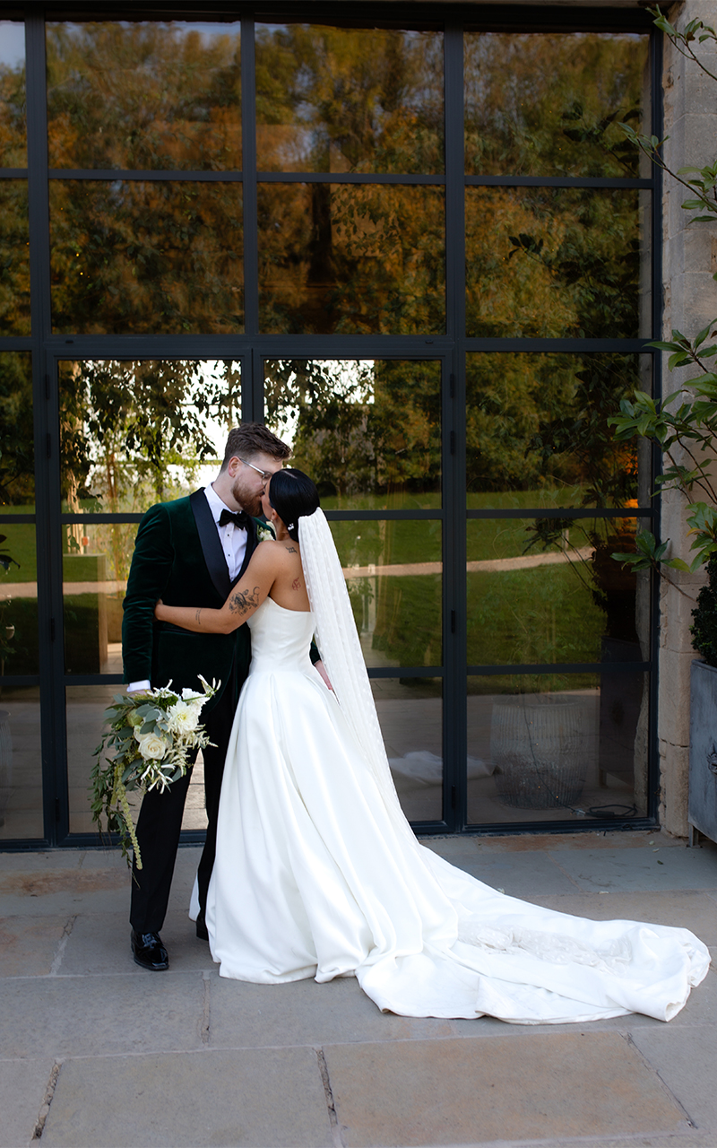 old gore wedding kiss