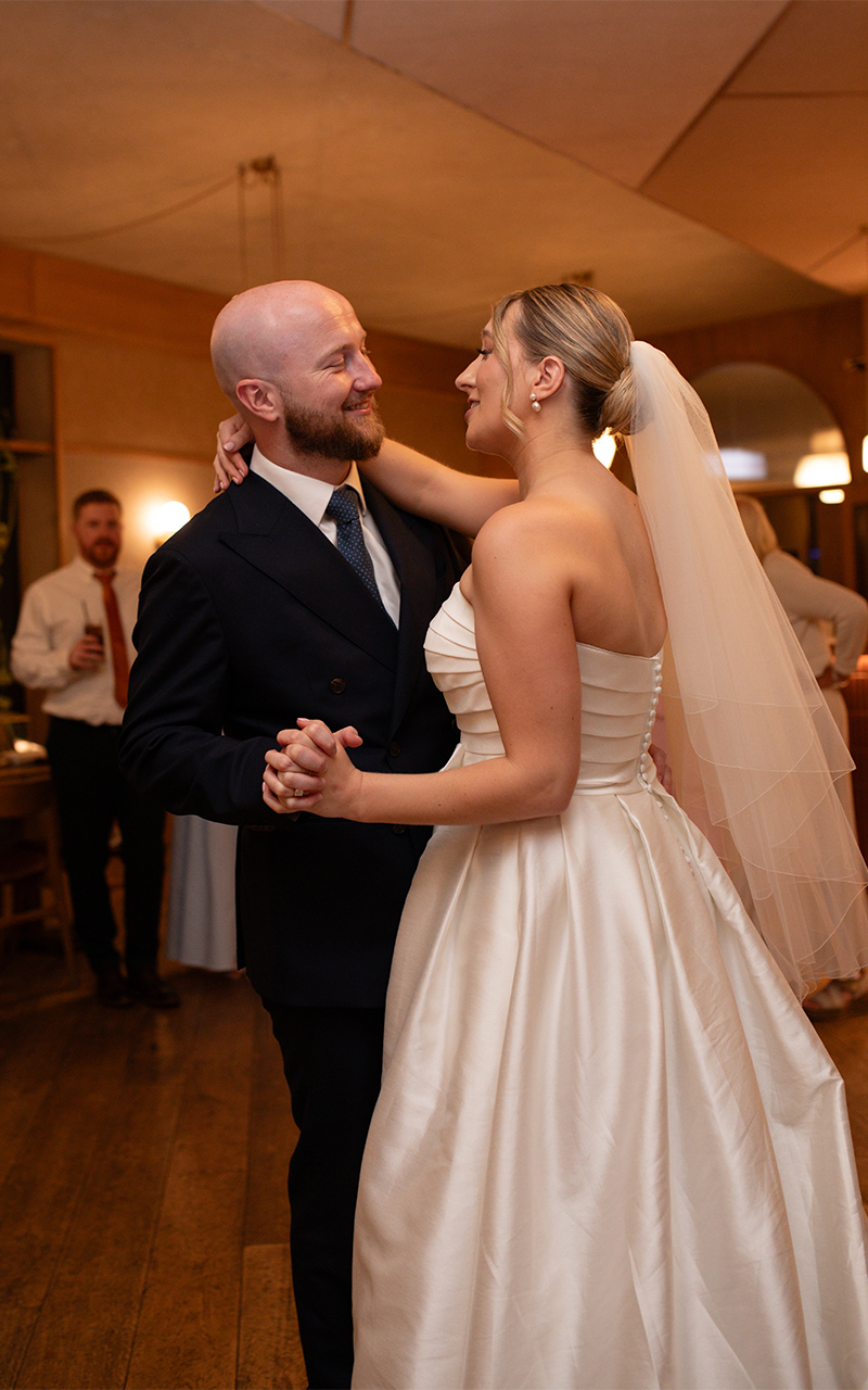 editorial London wedding dance