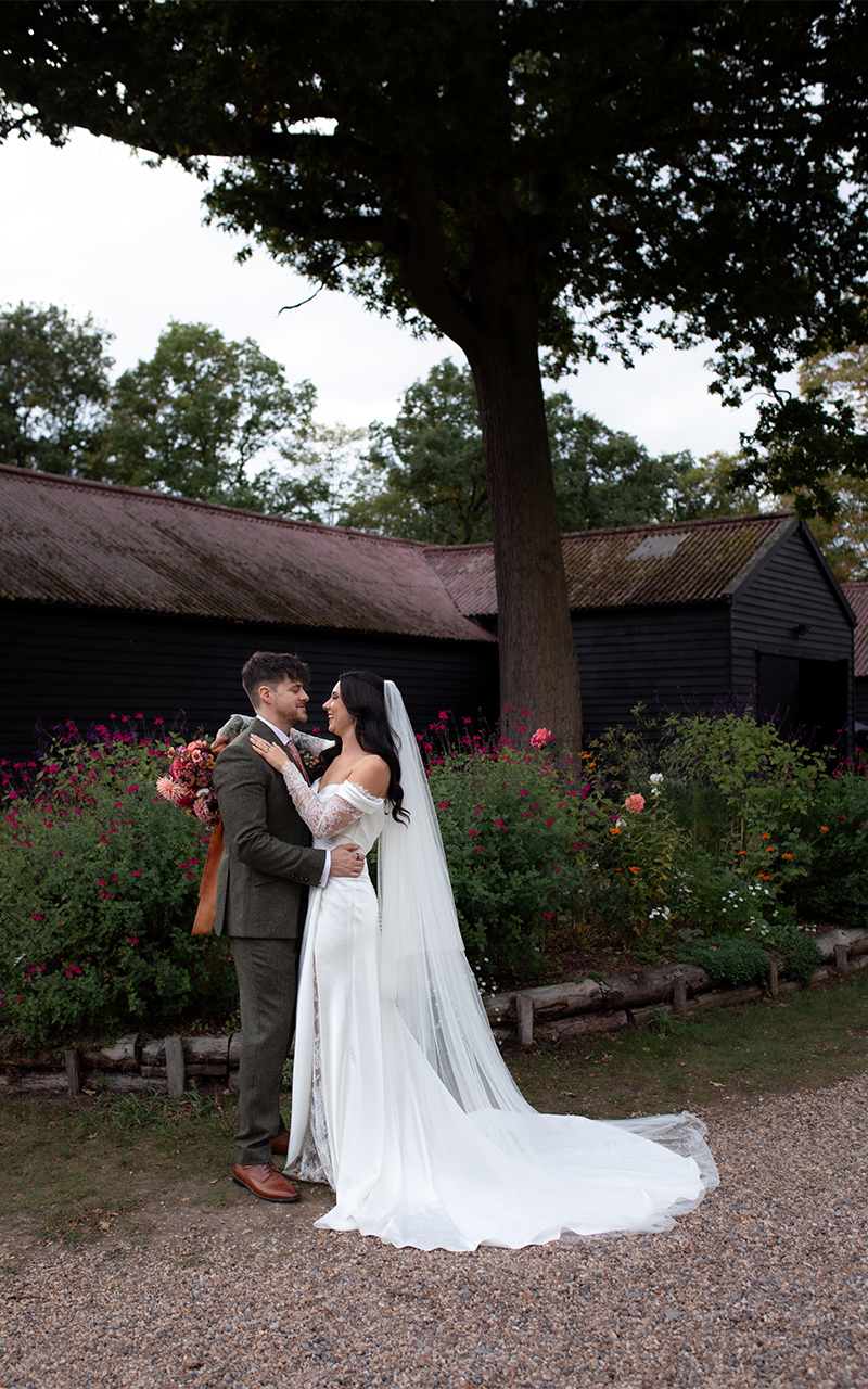 editorial wedding couple photo